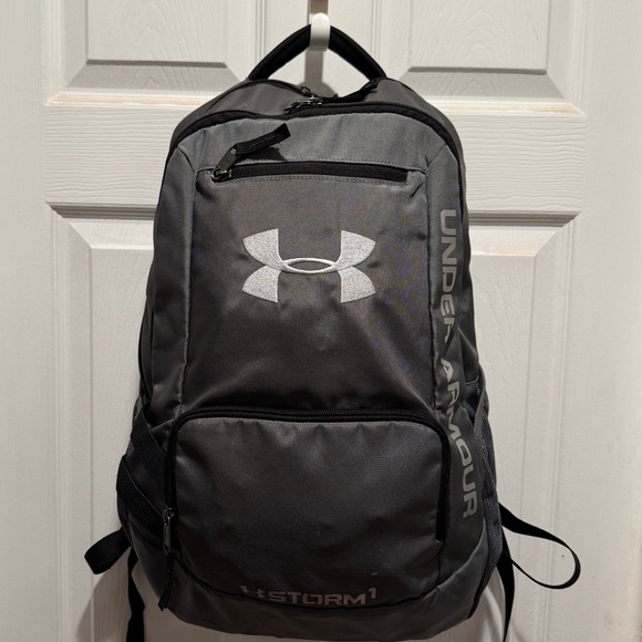 UNDER ARMOUR STORM HUSTLE ll BACKPACK